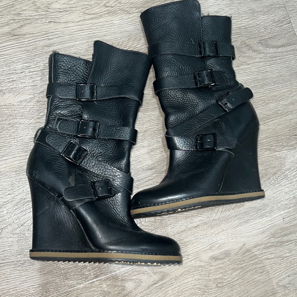 Black wedge boots